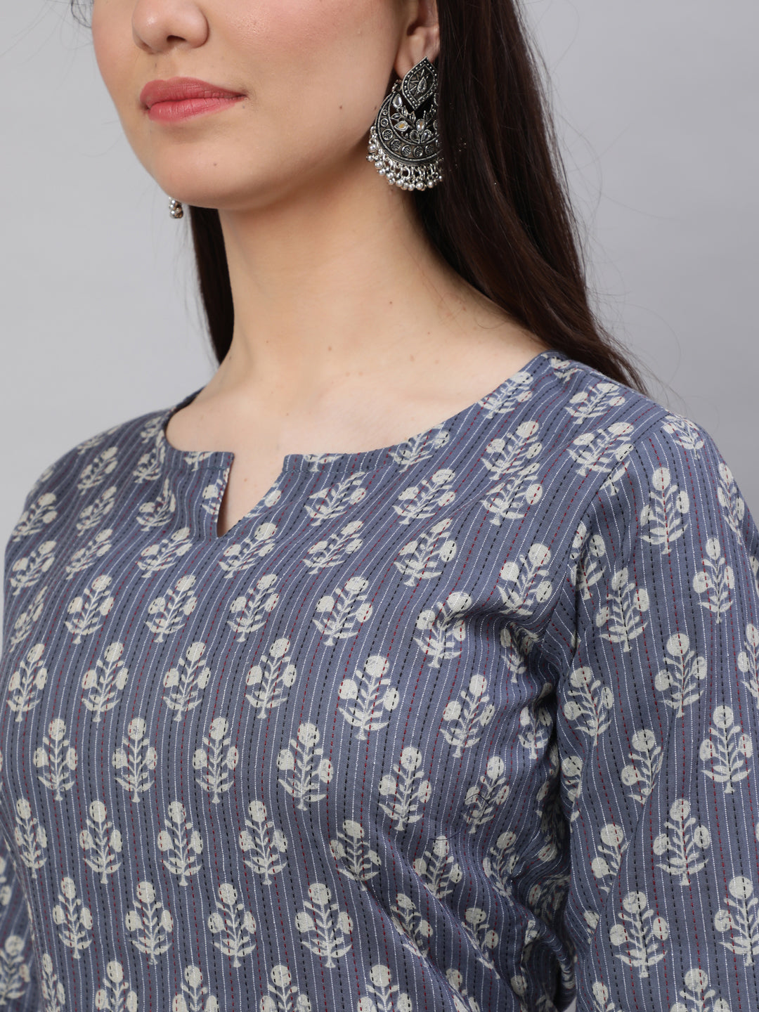 Women's Grey Ethnic Printed Straight Kurta with Three Quarter Sleeves