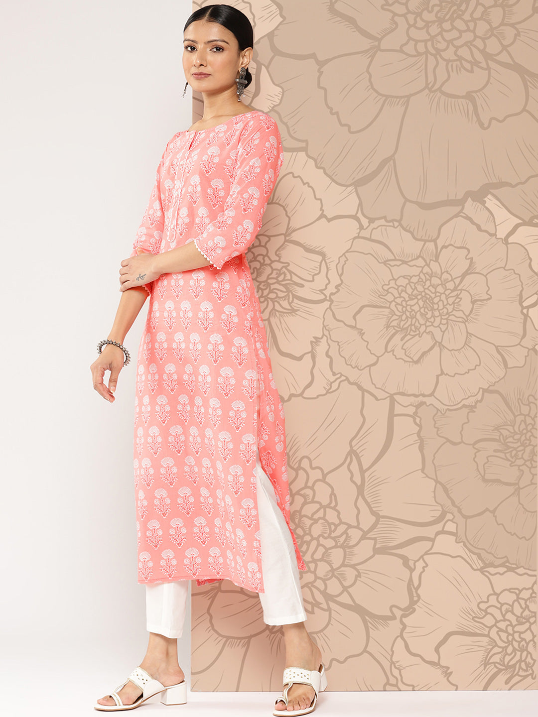 Women's Pink Printed straight kurta with three quarter sleeves