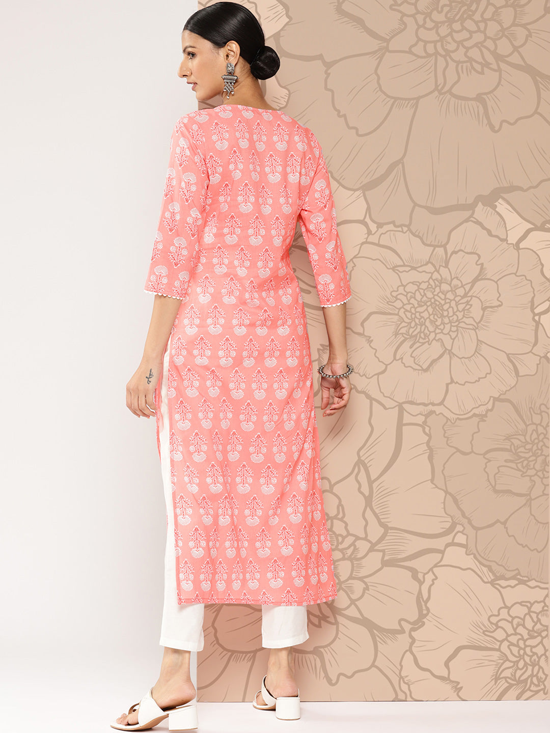 Women's Pink Printed straight kurta with three quarter sleeves