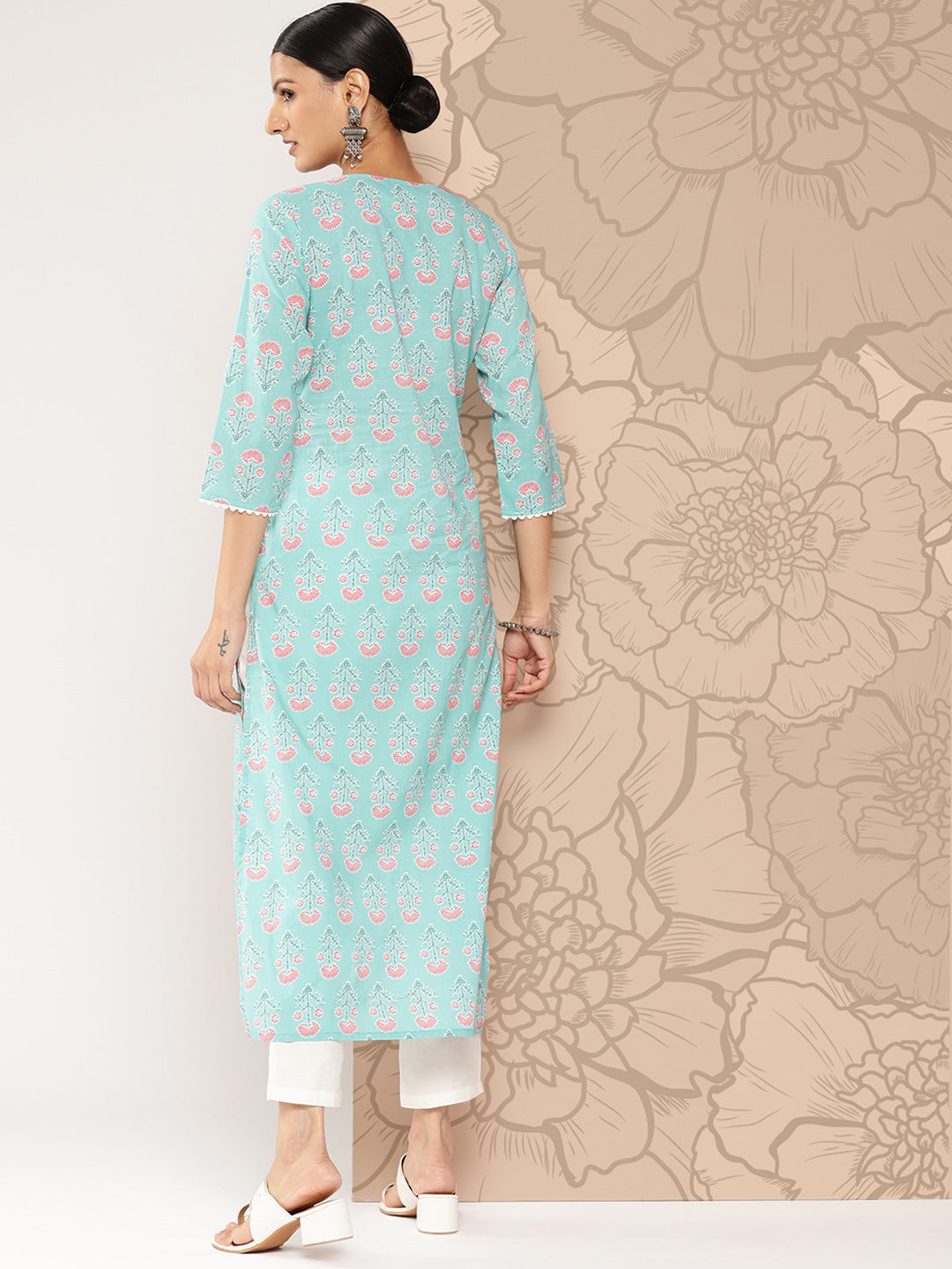 Women's Blue Ethnic Straight Kurta With Three Quarter Sleeves