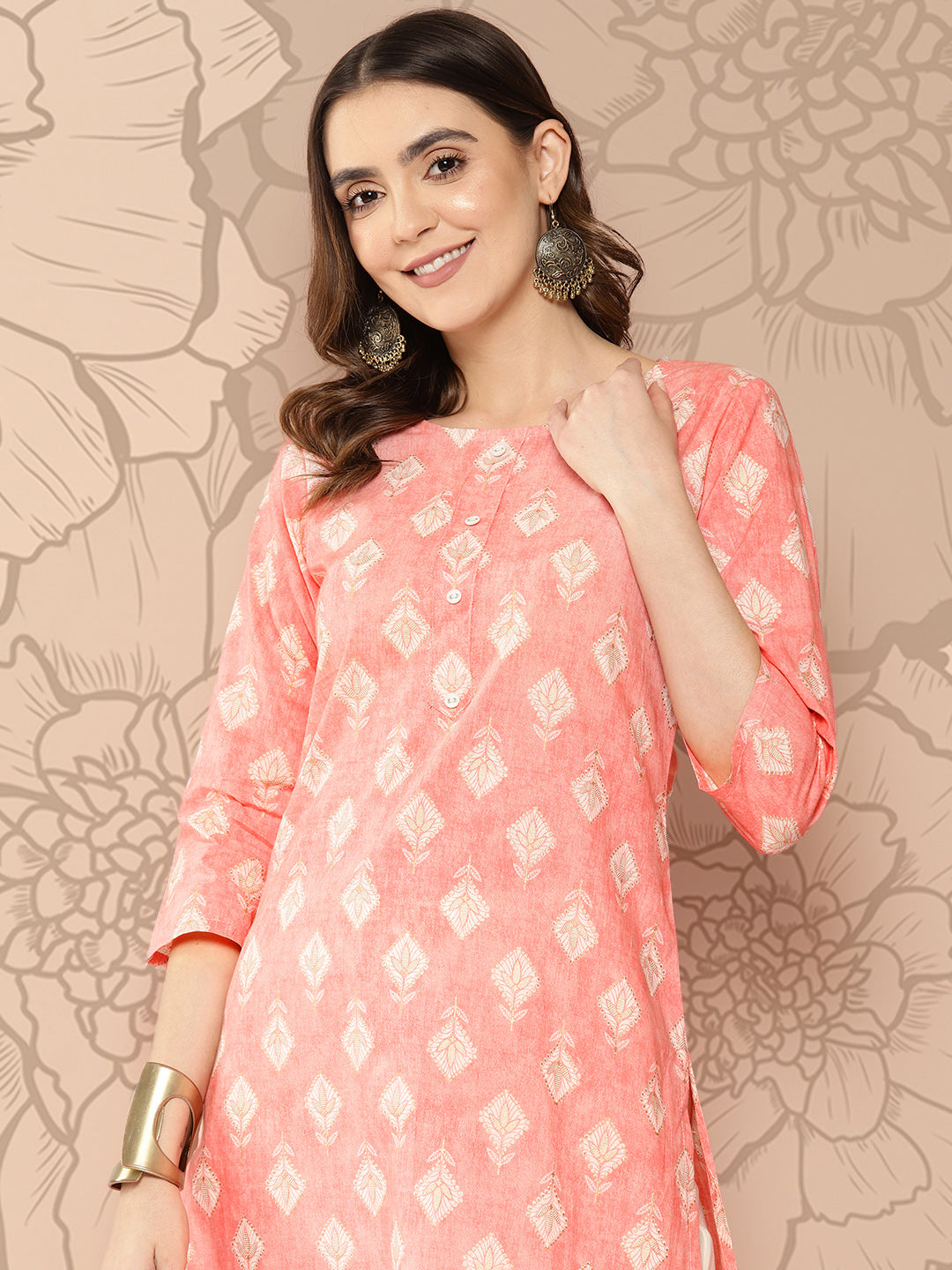 Women's Peach Printed straight kurta with three quarter sleeves