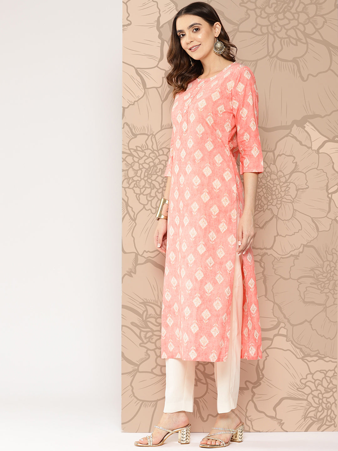 Women's Peach Printed straight kurta with three quarter sleeves