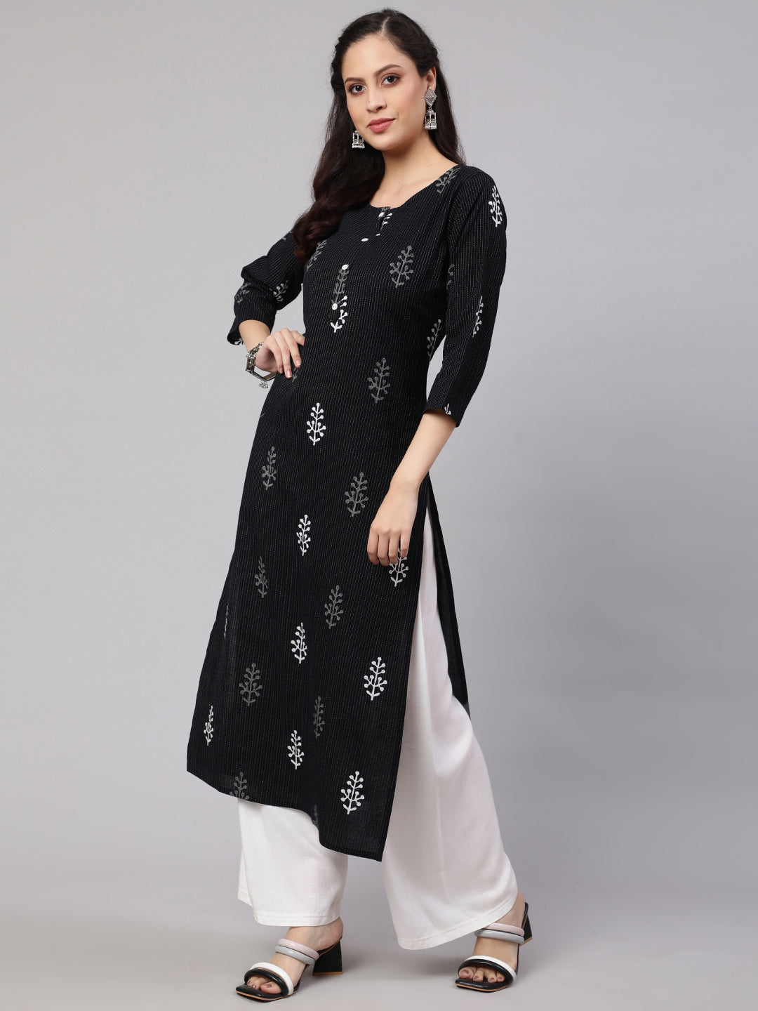Women's Black Printed straight Kurta With three qurter sleeves