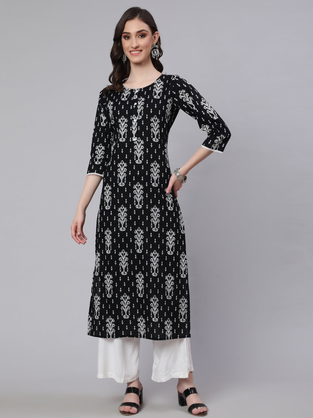 Women's Black Printed straight Kurta With three qurter sleeves