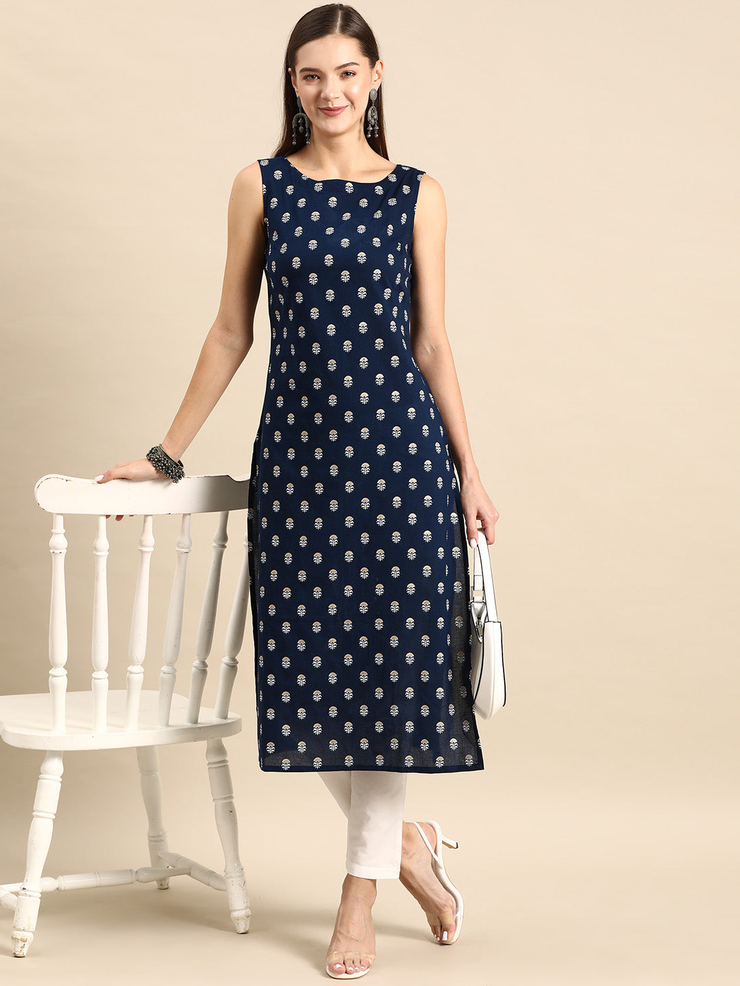 Women's Navy Blue Ethnic Printed Straight Sleevless Kurta