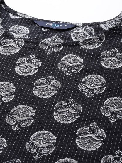 Women's Black Printed straight Kurta With three qurter sleeves