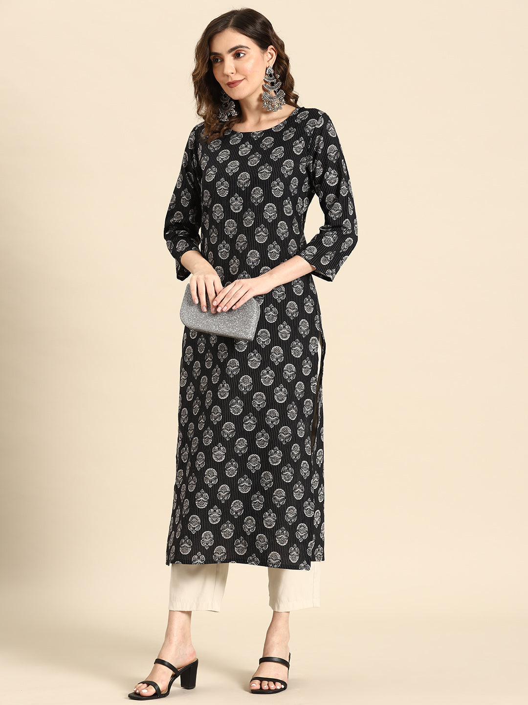 Women's Black Printed straight Kurta With three qurter sleeves