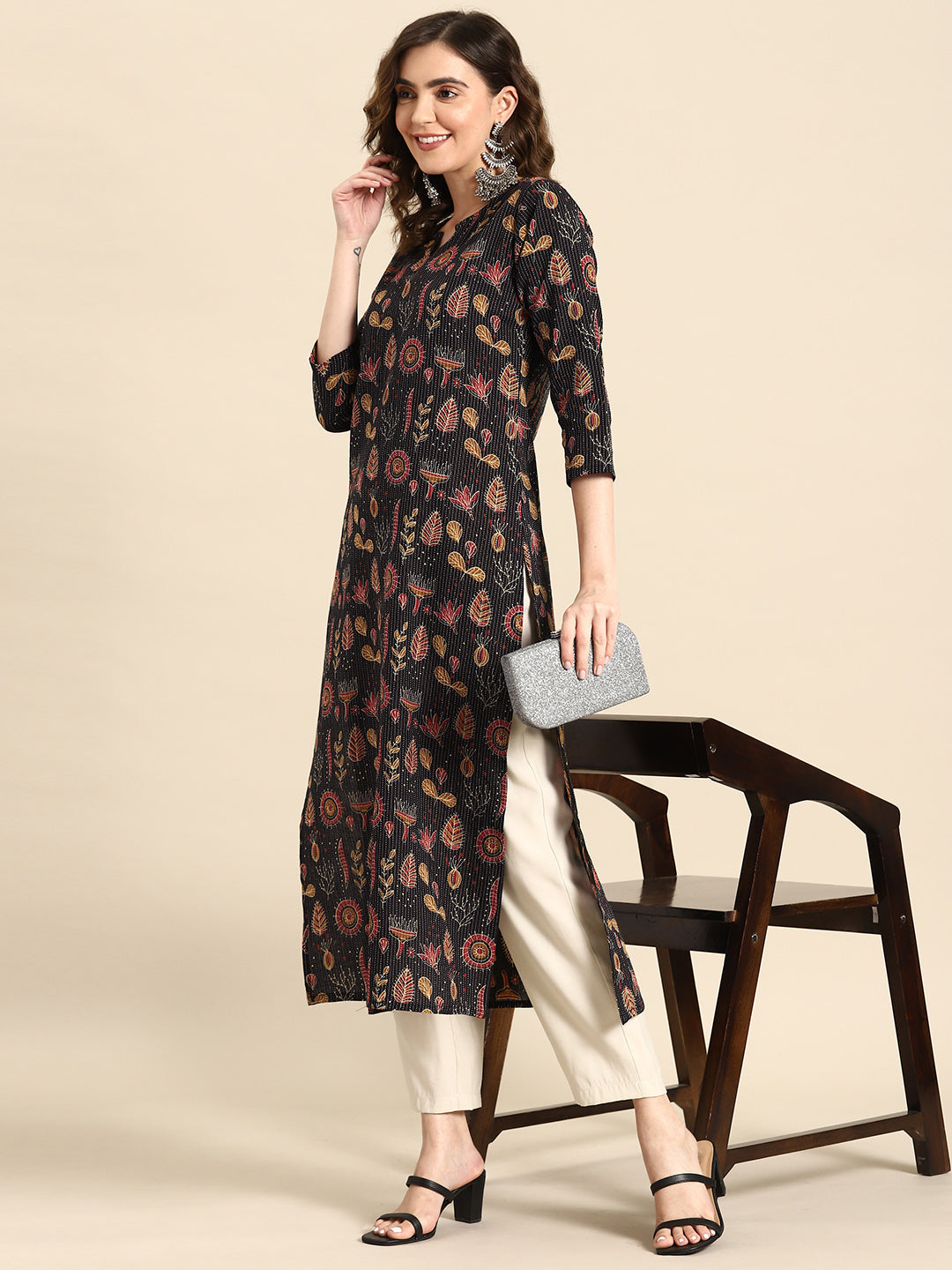 Women's Black Printed straight Kurta With three qurter sleeves