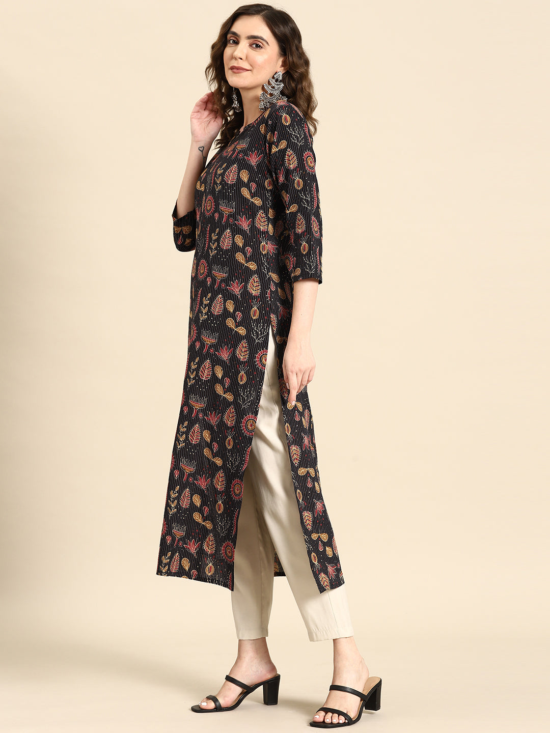 Women's Black Printed straight Kurta With three qurter sleeves