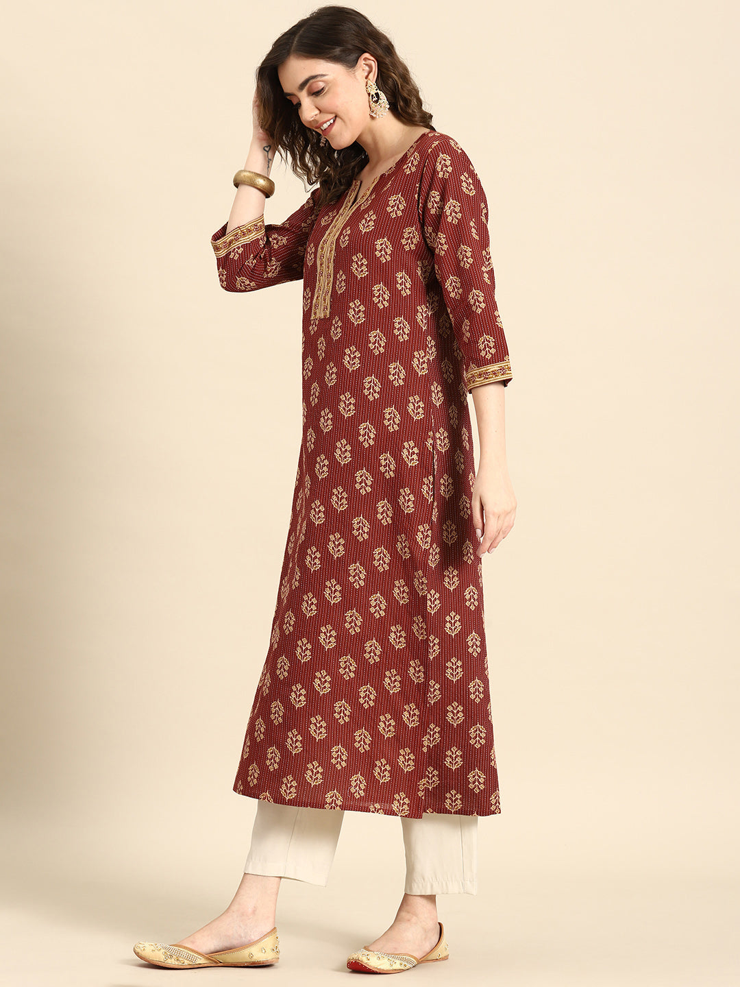 Women's Maroon Printed Straight Kurta With Three Quarter Sleeves