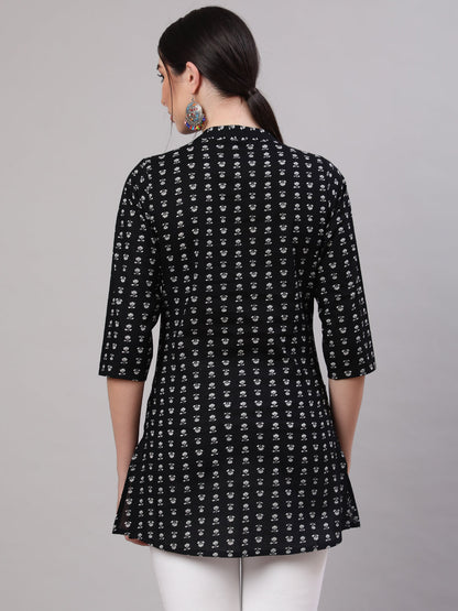 Women's Black Straight Tunic With Three Quaretr Sleeves