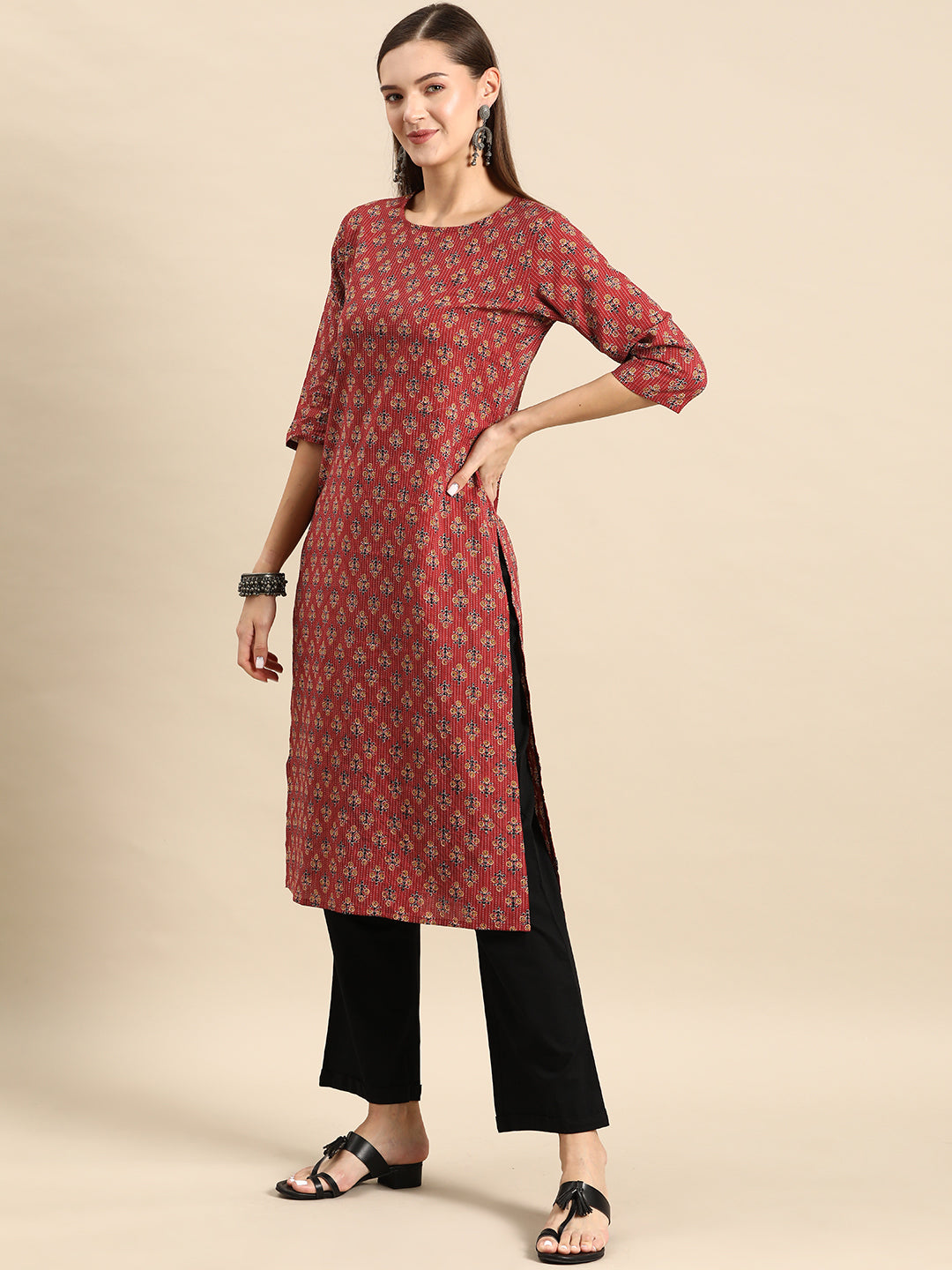 Women's Maroon Printed Straight Kurta With Three Quarter Sleeves
