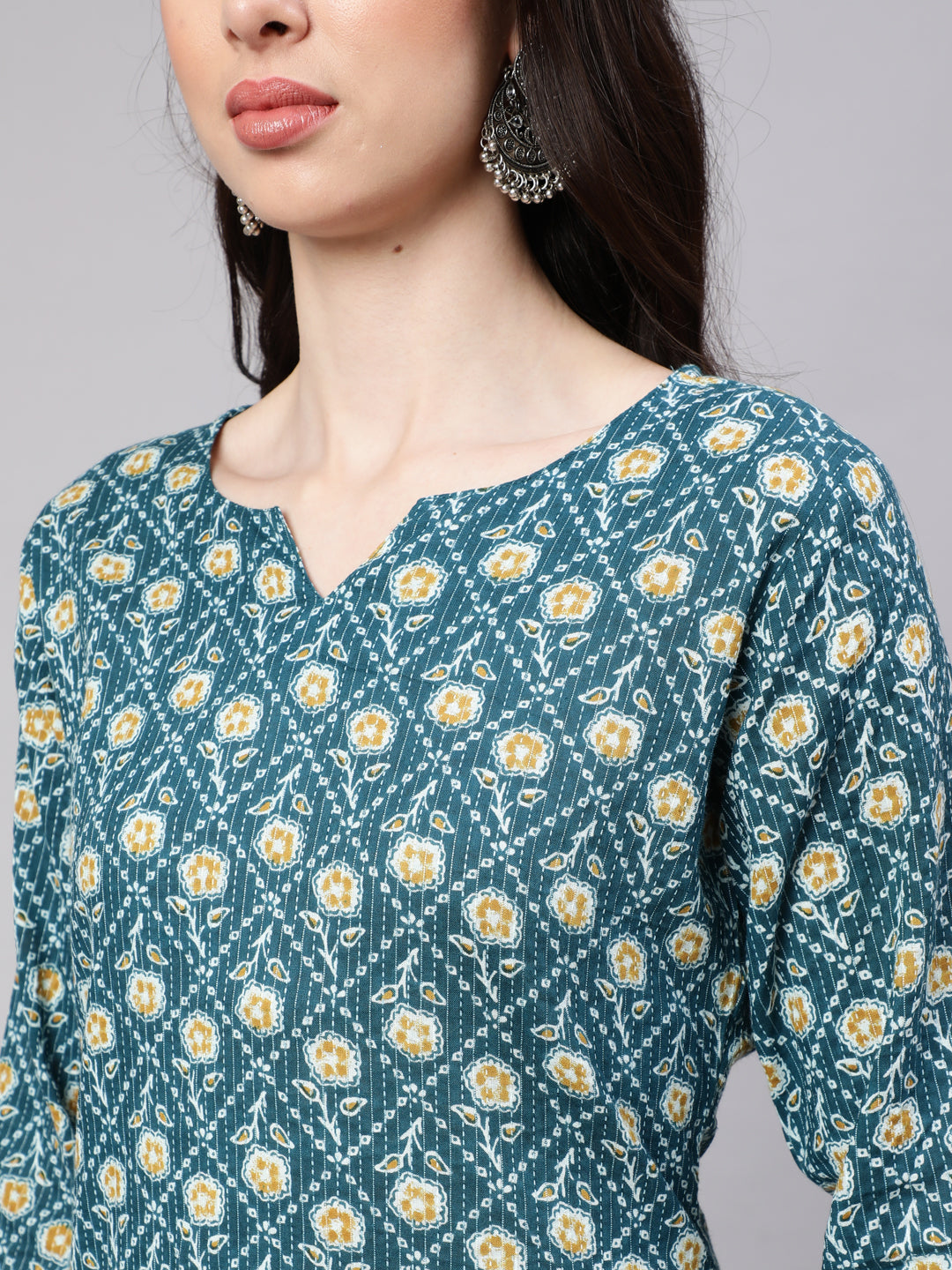 Women's Green Ethnic Printed Straight Kurta With Three Quarter Sleeves