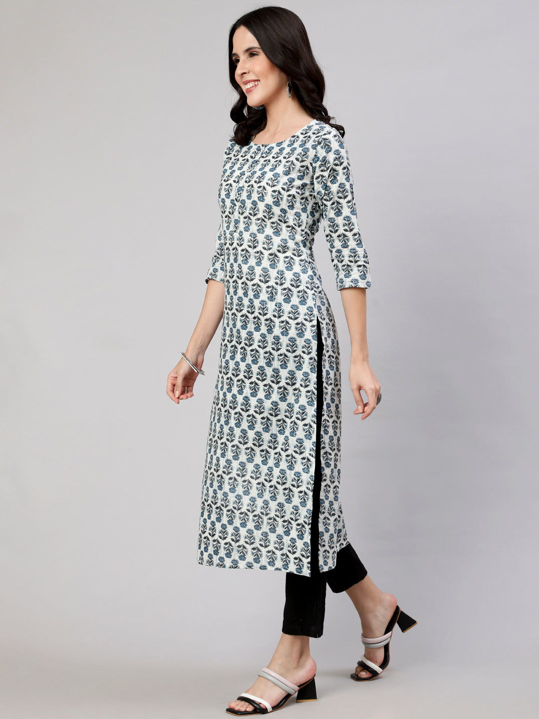 Women's Off-White Printed straight Kurta With three qurter sleeves