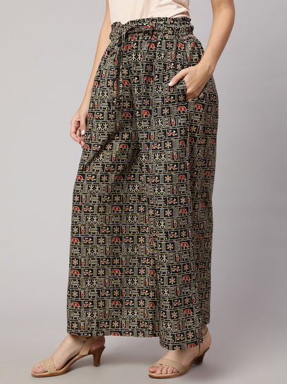 Women's Black Printed Wide Legged Printed Plazzo With Side Pockets