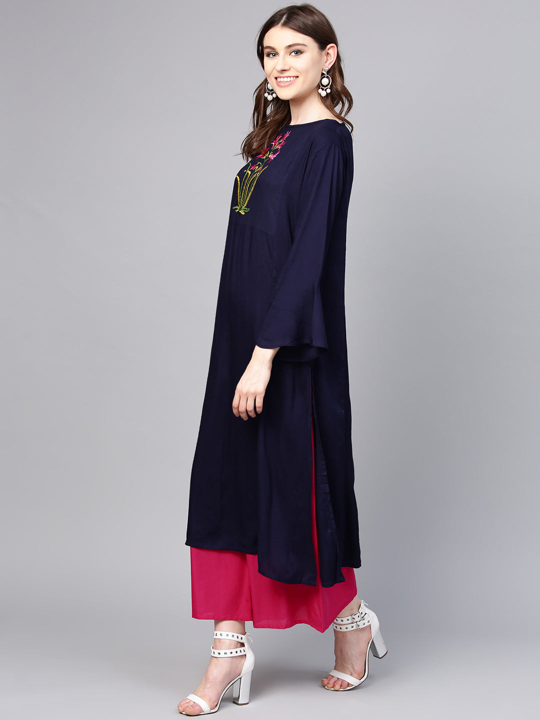 Women's Blue Yoke Design Kurta With Pink Solid Palazzos