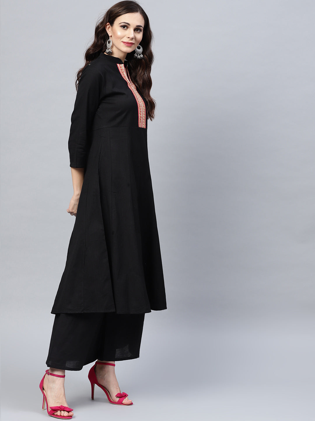 Women's Black Self Design Kurta With Palazzos & Dupatta