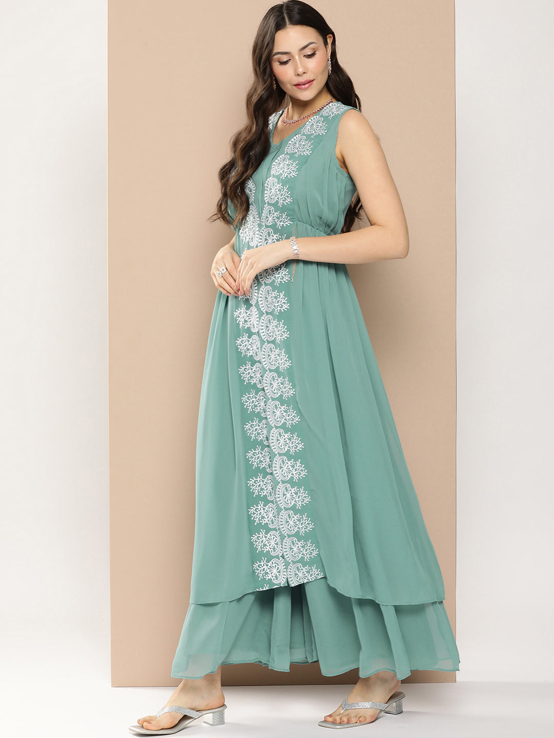 Women's Green Embroidered Mid Open Kurta With Palazzos
