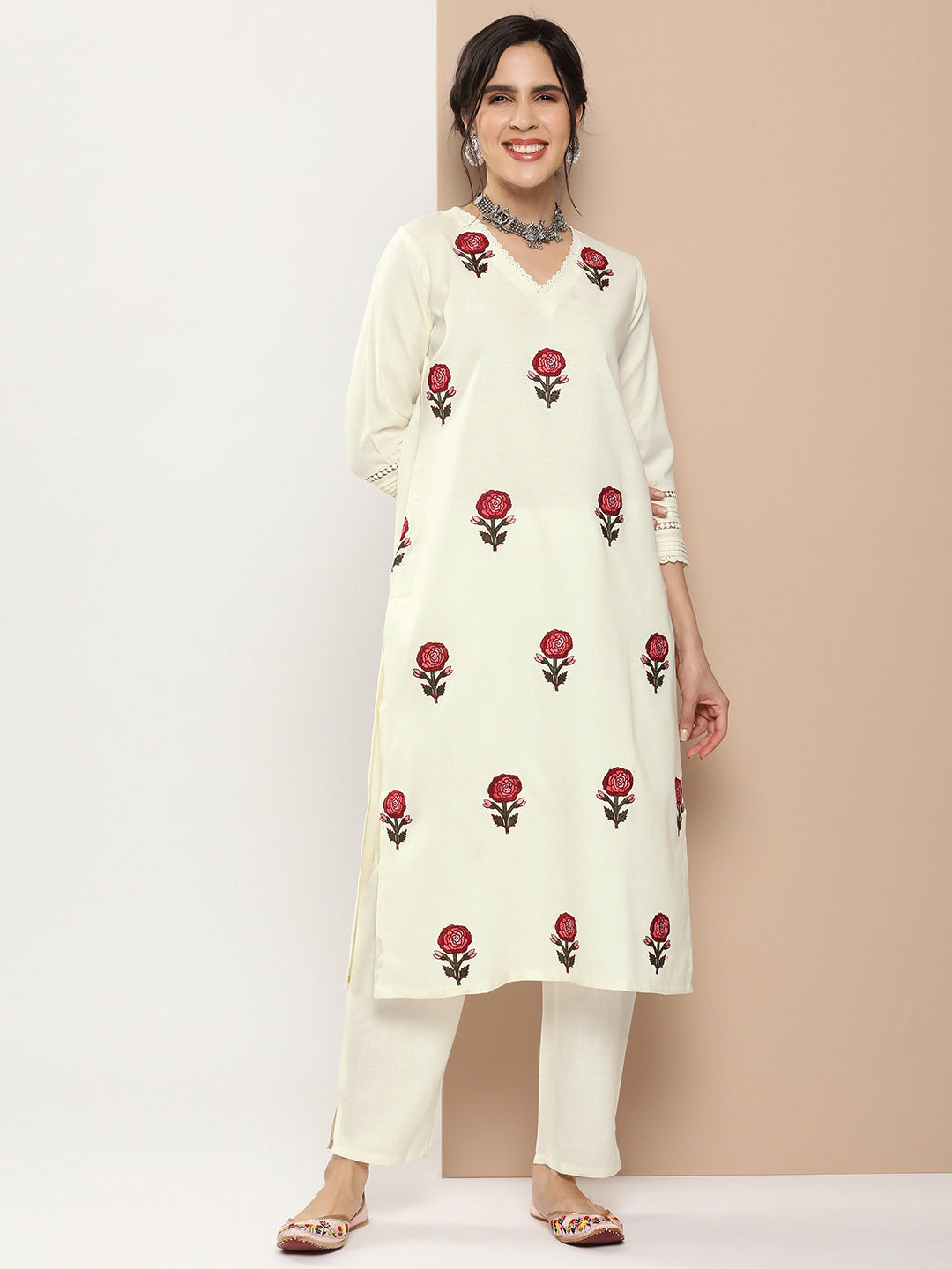 Women's Off White Embroidered Kurta With Off White Solid Palazzos