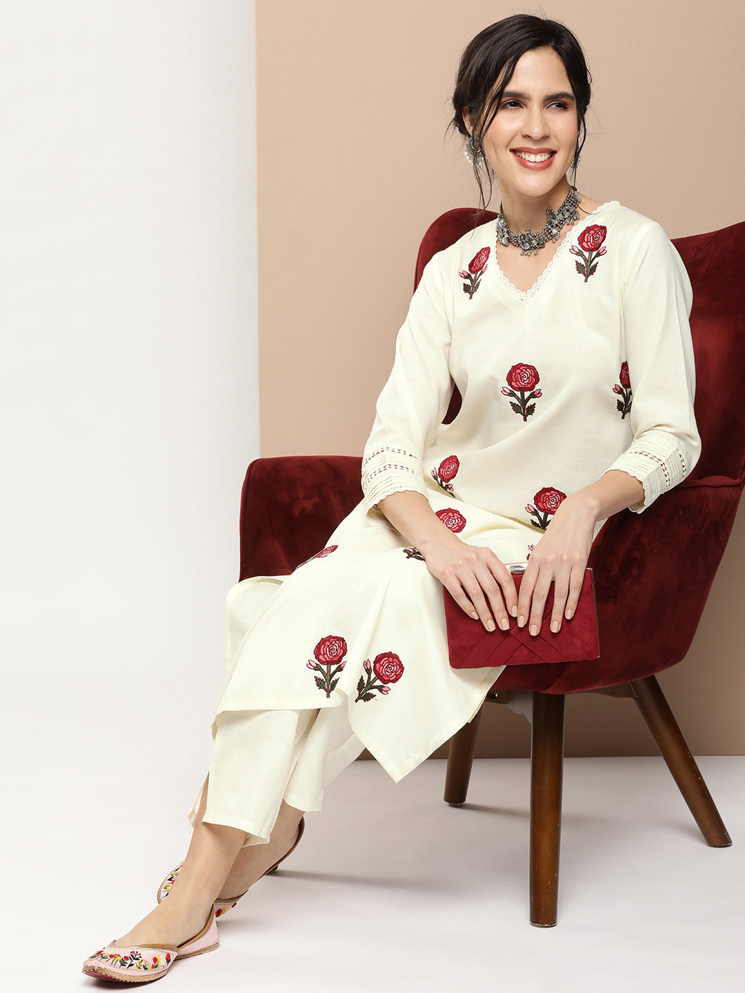 Women's Off White Embroidered Kurta With Off White Solid Palazzos