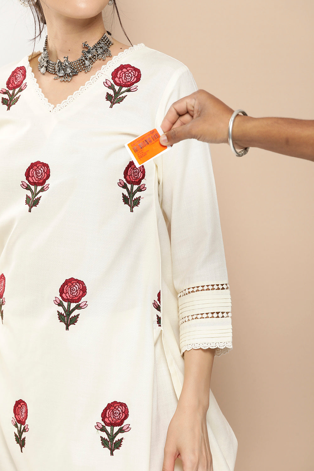 Women's Off White Embroidered Kurta With Off White Solid Palazzos