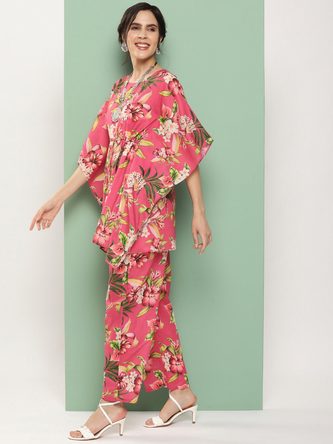 Women's Pink Floral Print Kaftan Kurta With Pink Floral Print Palazzo