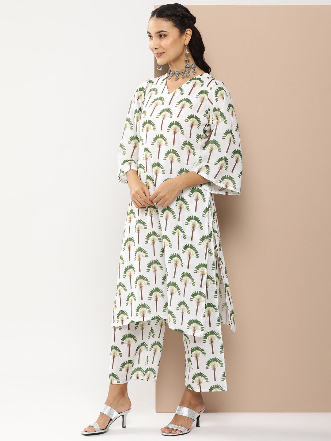Women's Off White Floral Print Kurta With Off White Floral Print Palazzo