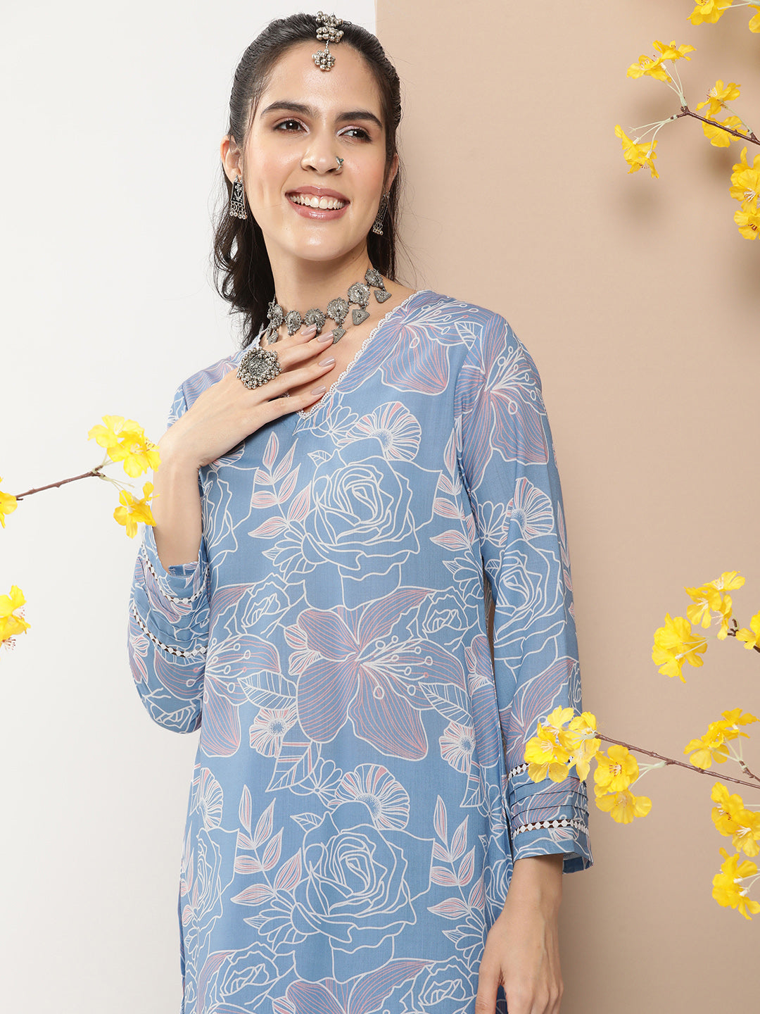 Women's Blue Floral Print Kurta With Lace Details With Blue Floral Print Palazzos