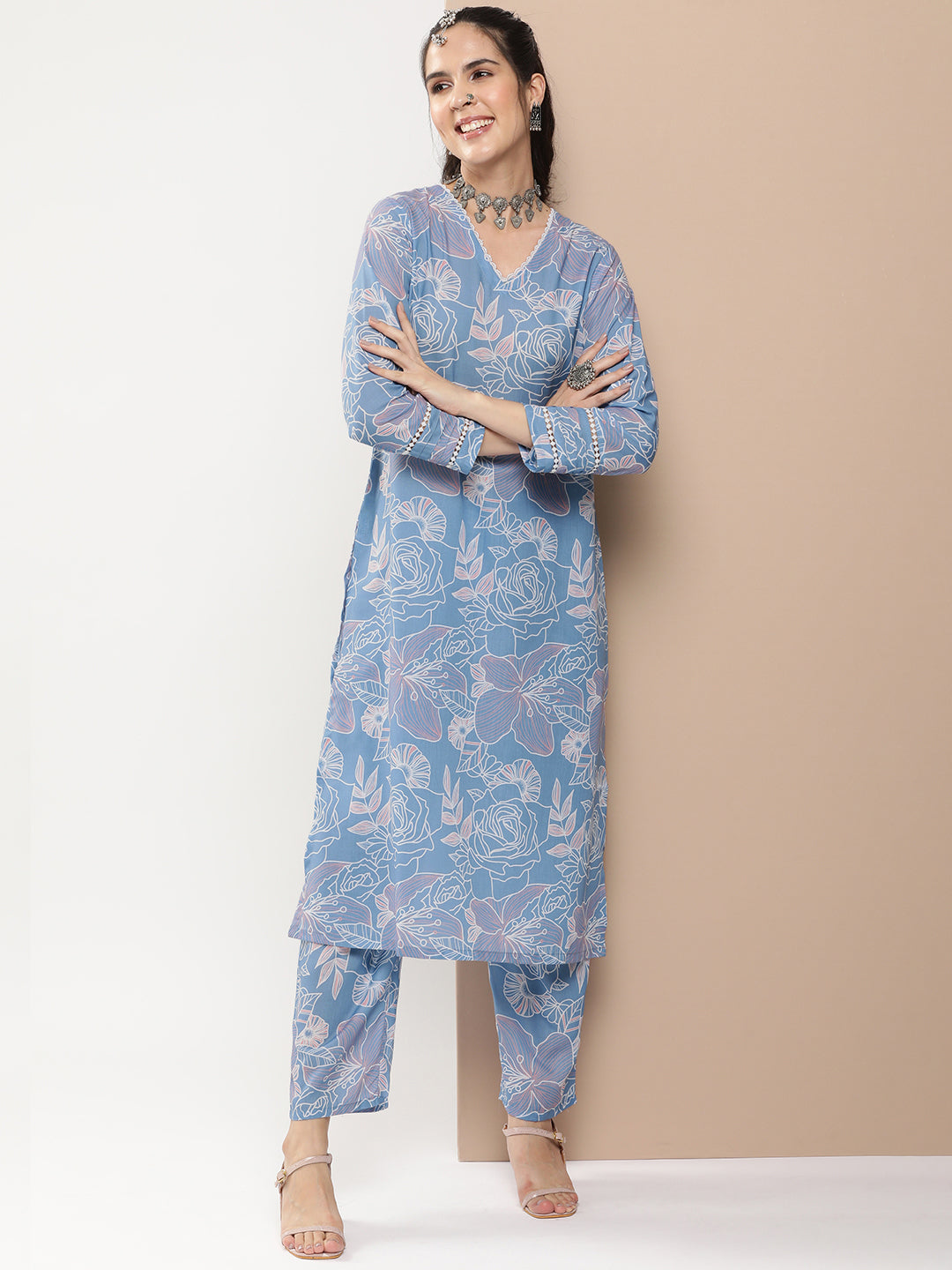 Women's Blue Floral Print Kurta With Lace Details With Blue Floral Print Palazzos