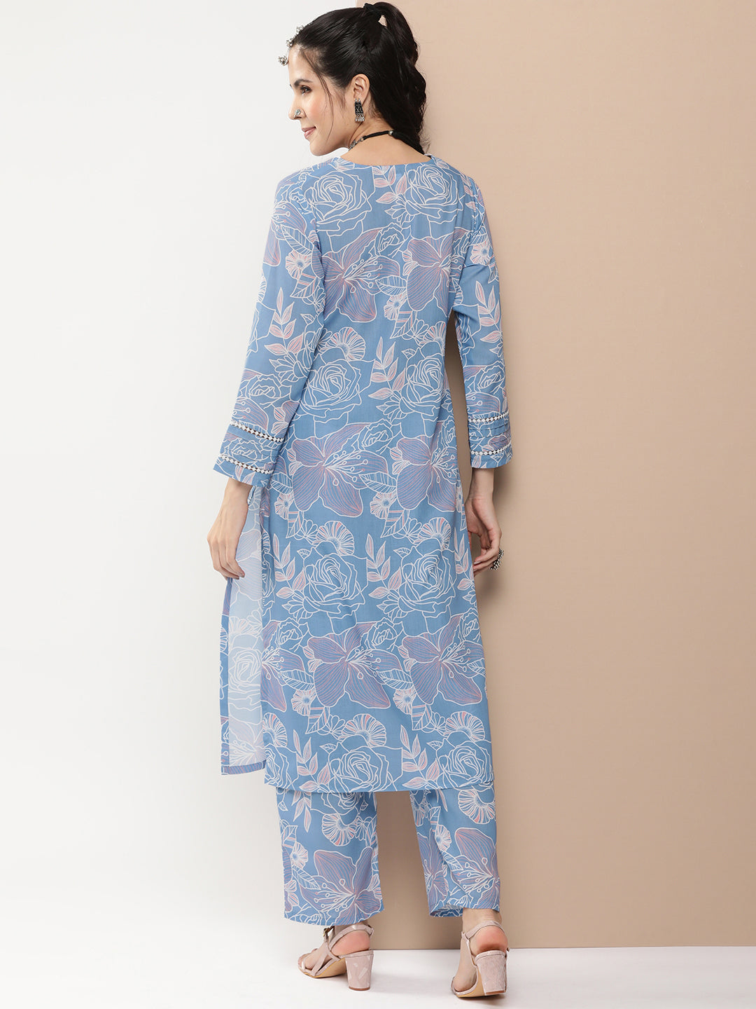 Women's Blue Floral Print Kurta With Lace Details With Blue Floral Print Palazzos