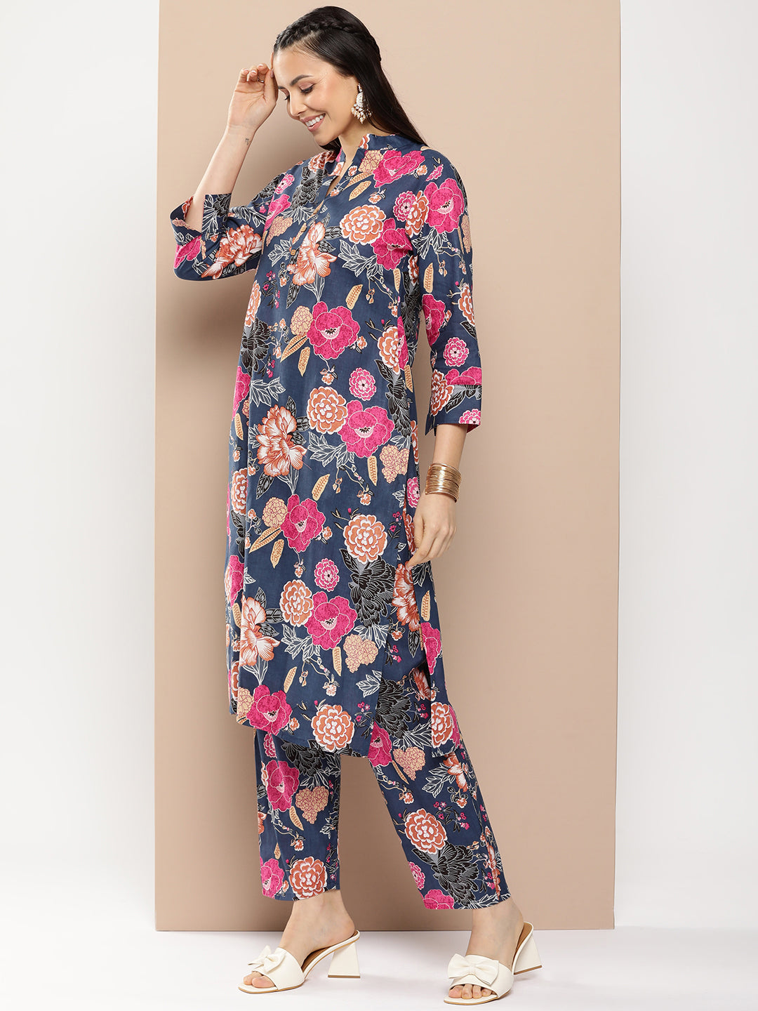 Women's Blue Floral Print Kurta With Blue Floral Print Trousers