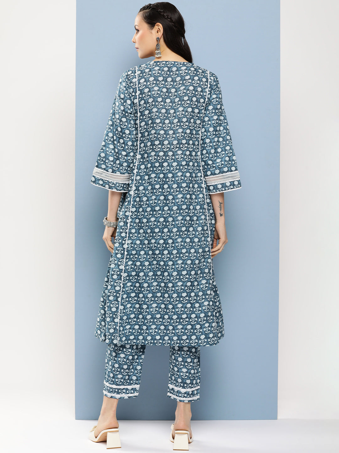 Women's Blue Floral Print A-Line Kurta With Lace Details & Blue Floral Print Palazzo