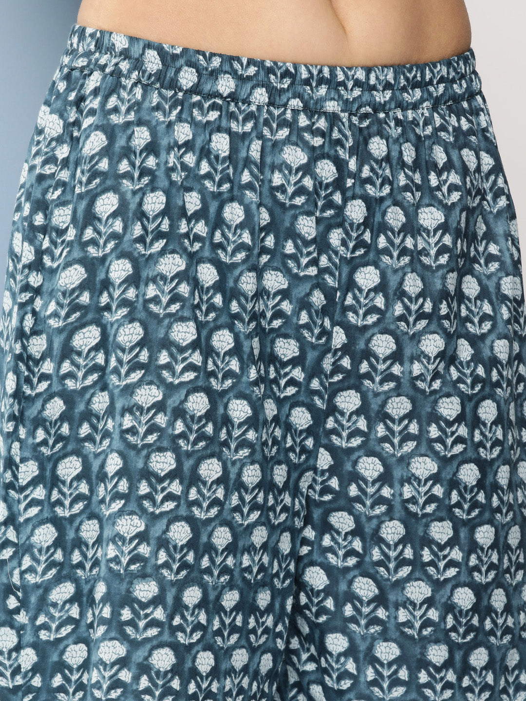Women's Blue Floral Print A-Line Kurta With Lace Details & Blue Floral Print Palazzo