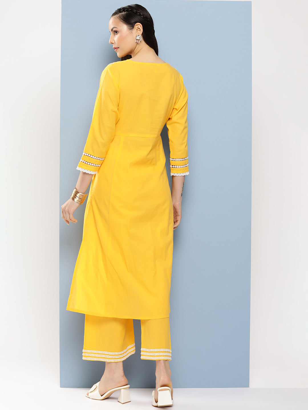Women's Yellow Yoke Design Kurta With Lace Details & Yellow Solid Lace Details Palazzos