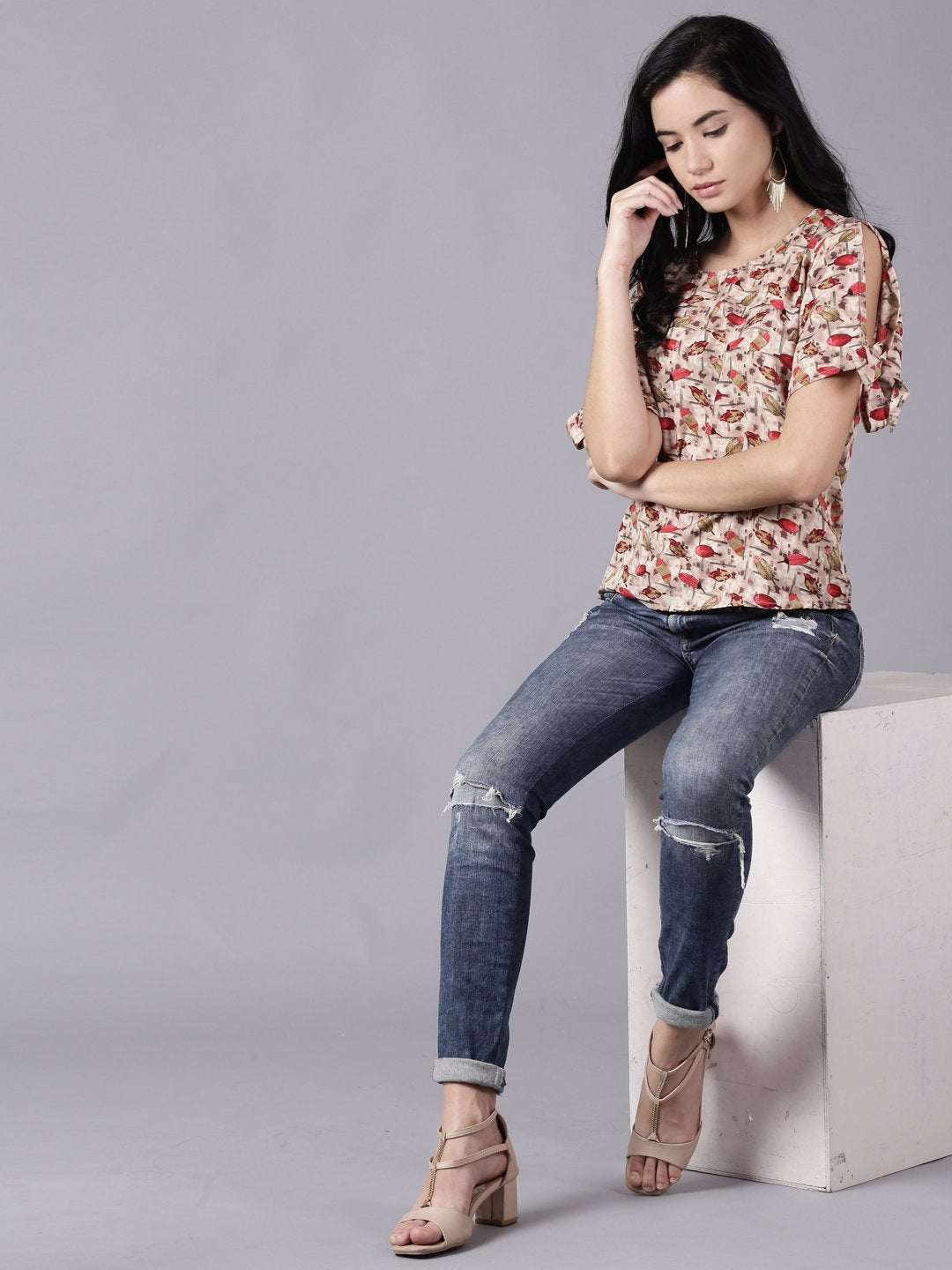 Women's Daima Beige Casual Printed Round Neck Top