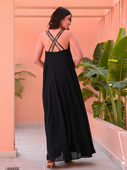 Women's Black Sleeveless Flared Dress