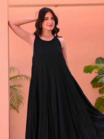 Women's Black Sleeveless Flared Dress