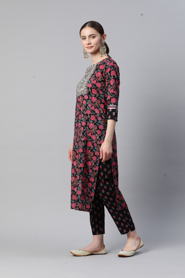 Women's Print & Embroidered Straight Cotton Pink Stitched Kurta Pant With Dupatta