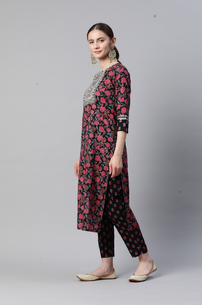 Women's Print & Embroidered Straight Cotton Pink Stitched Kurta Pant With Dupatta