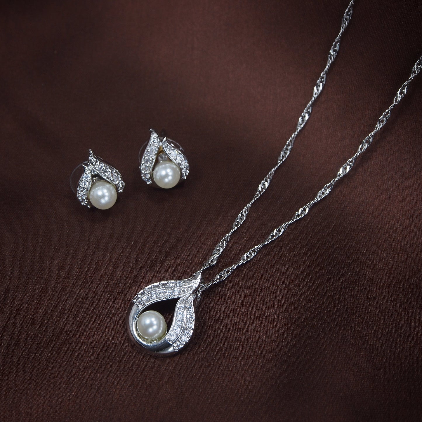 Women's 18k Rhodium Plated Pearl & Cubic Zirconia Twisted Pendant Necklace Set with Earrings