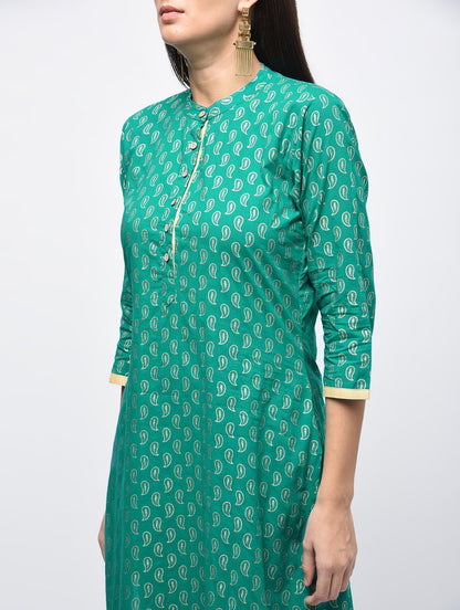 Women's Dark Green Polyster Solid Sleeveless V-Neck Dress
