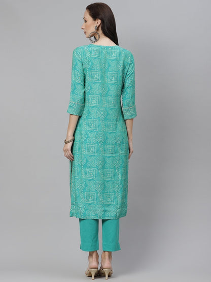 Women's Green Muslin Straight Kurta with Pants