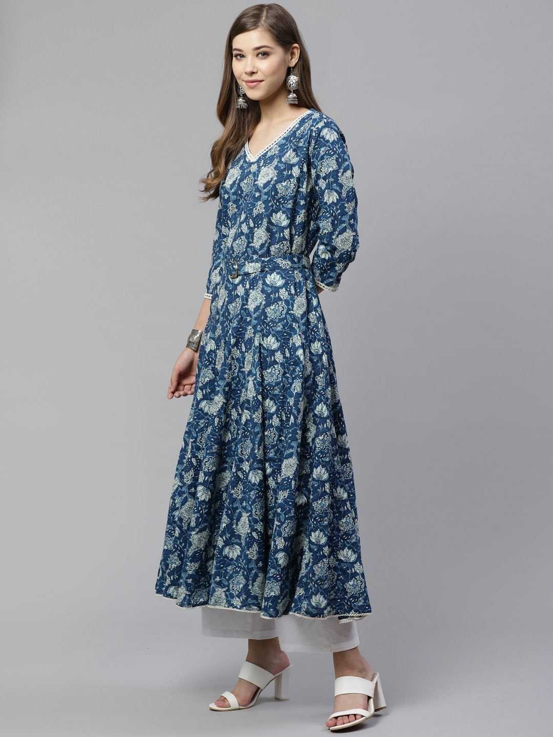 Women's Indigo Flaired Kurta With Belt