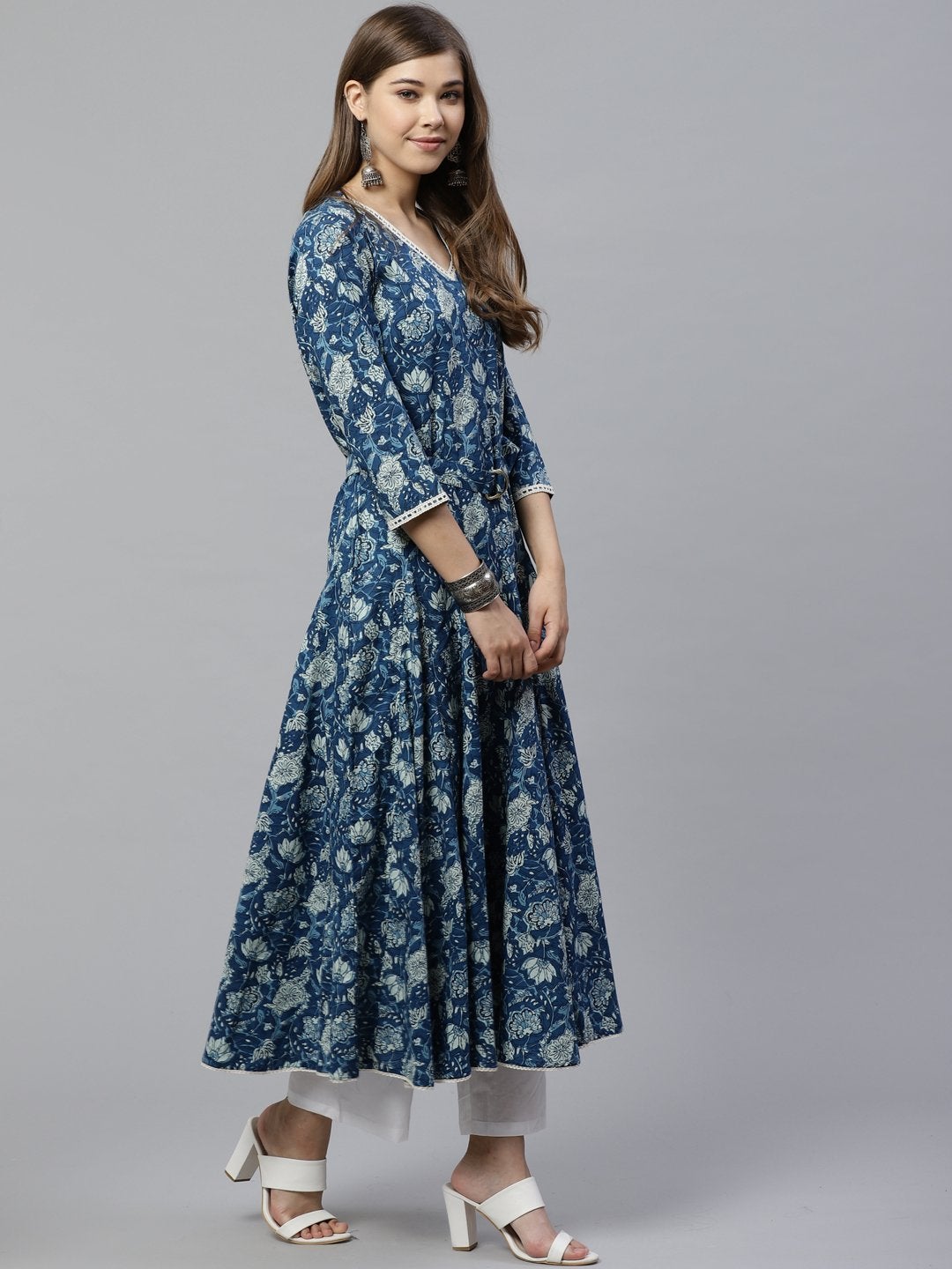 Women's Indigo Flaired Kurta With Belt