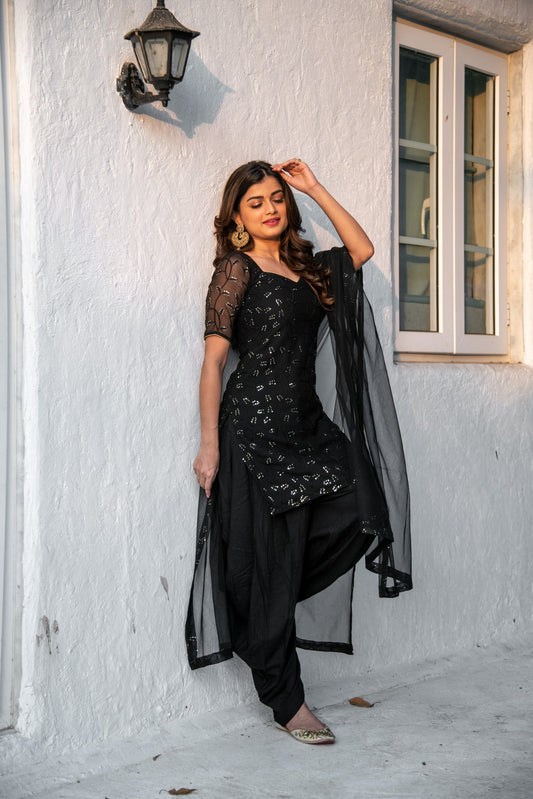 Women's Black and gold Patialla