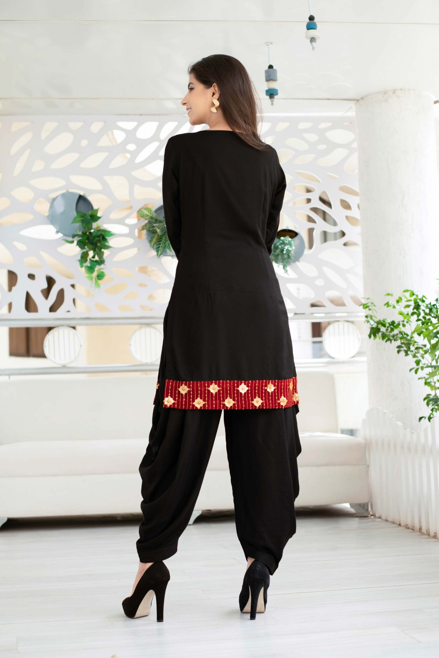 Women's Black Patiala Set With Red Neck Work (2pcs Set)