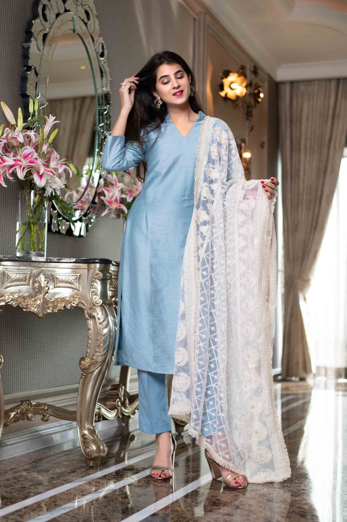 Women's White Thread Work Dupatta With Kurta Set