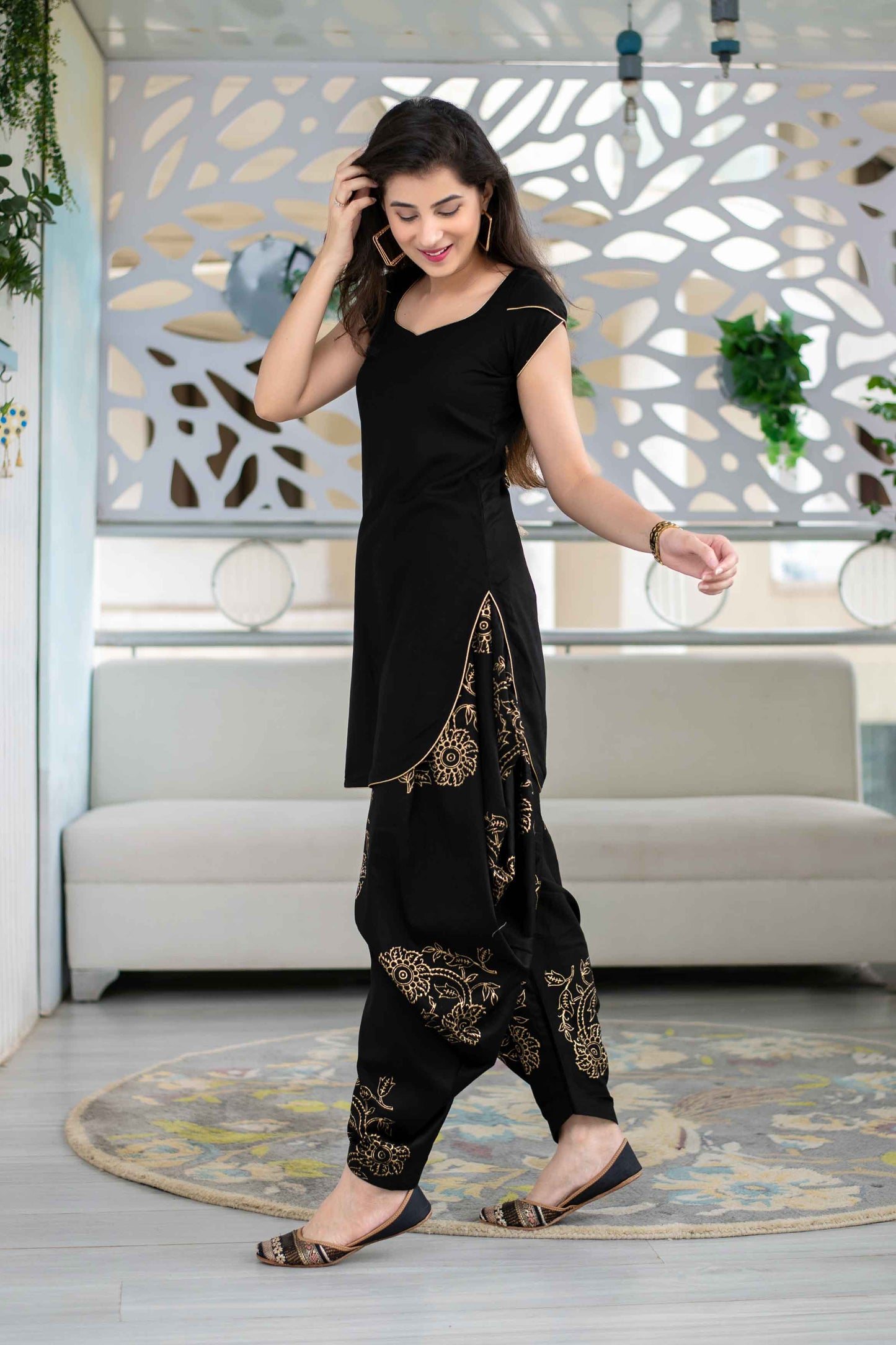 Black-Patialla-With-Block-Print