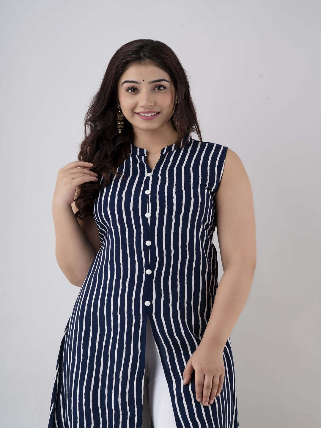 Women's Stripe Print Frontslit Kurti In Blue