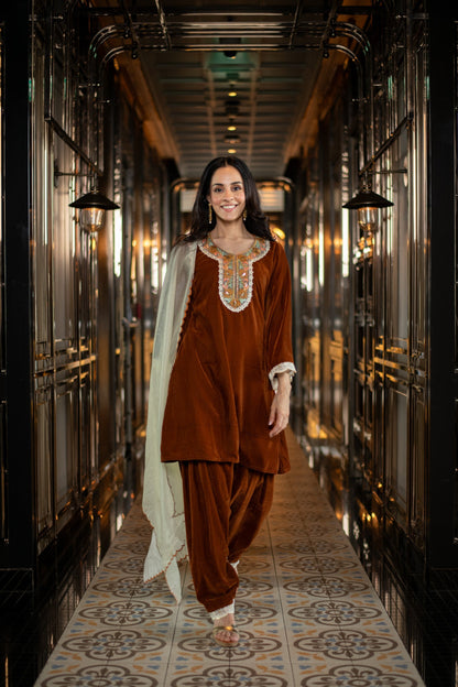 Women's Velvet Rust Velvet Salwar Set